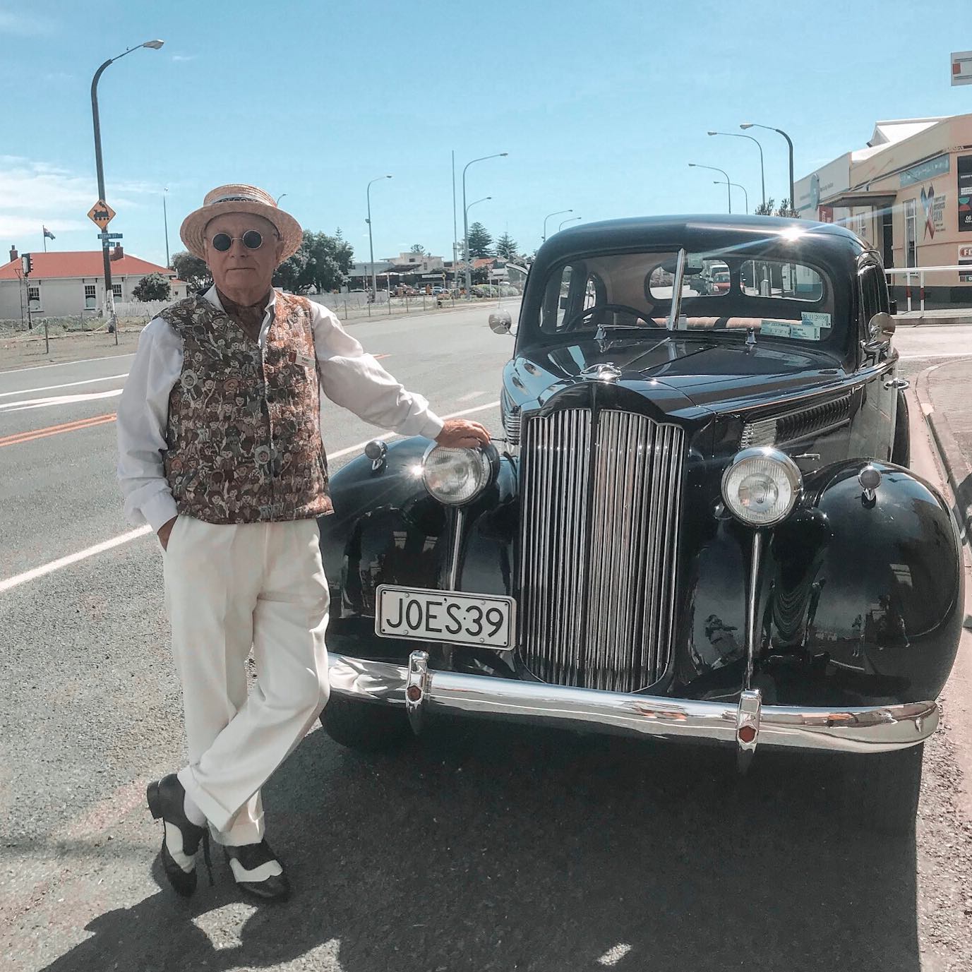 If you ever find yourself in Napier, do yourself a favor and do @art_deco_napier vintage car tour. This is Peter and he is an absolute ripper of a chap with so many stories to tell.

Learning about the recent history of the town and how it has changed so much since the earthquake in 1931!! Go check it out! @hawkesbaynz @napiercity @purenewzealand 
#goodmorningworldnzsp #napier #hawkesbay #artdeco #newzealand #nzmustdo #northisland #purenewzealand